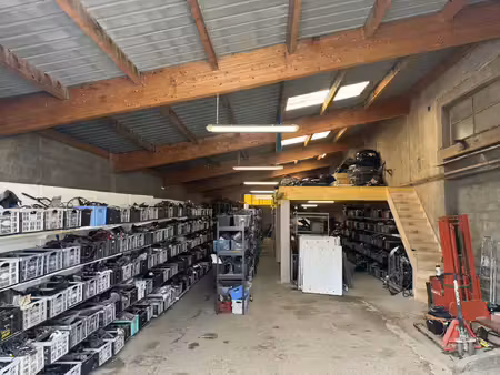 a colombiers  hangar de 275 m2
