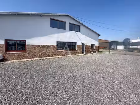 lons entrepôt et terrain