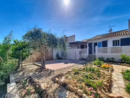 maison familiale rénovée avec jardin arboré  terrasse couvert