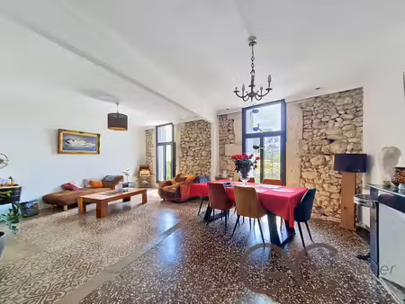 a puimisson  maison vigneronne rénovée avec terrasse et grand