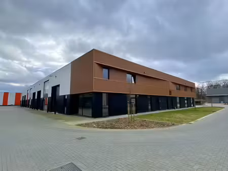 goed gelegen kmo-unit met detailhandel mogelijkheid
