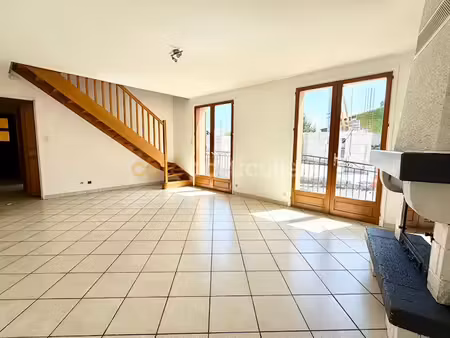 location maison 4 pièces 149.4 m² à sayat (63530)  890 €