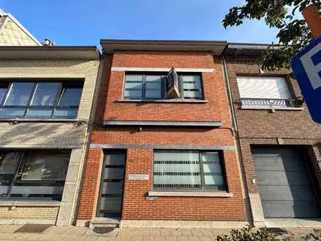 ruim kantoor met een oppervlakte van 160 m² op een top liggi