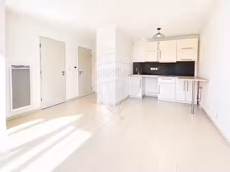 vente appartement 2 pièces 38 m² à la londe-les-maures (83250)  244 000 €