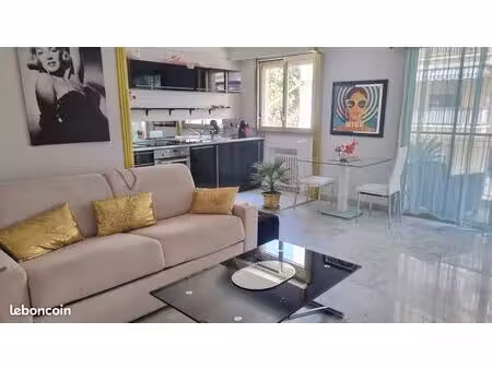 vends très beau studio rénové nice plein centre