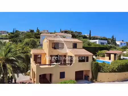villa de luxe à vendre à saint aygulf