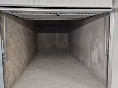 garage box fermé 18m2