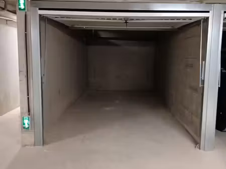 location garage/box fermé sécurisé 14 m²