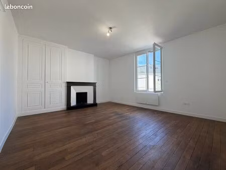 maison 3 chambres : 96 m2 - centre-ville montval - refaite à neuf