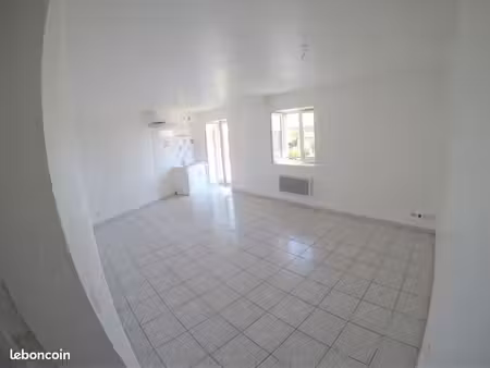 t2 . 49 m² . 470 euros