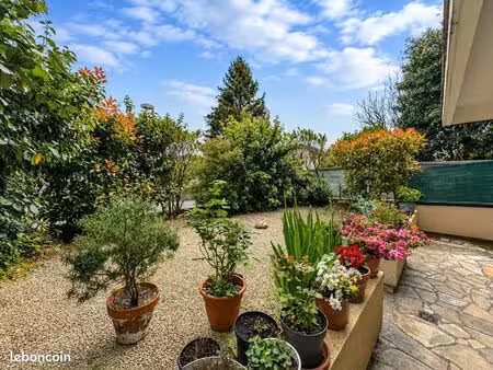 location - 2 pièces avec jardin et terrasse