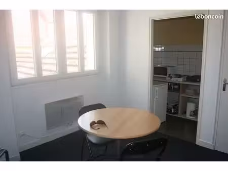 location studio meublé à gray