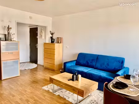 studio meublé 37 m² avec terrasse – montreuil / croix de chavaux  en formule tout compris