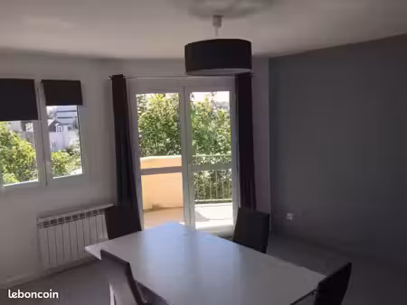 t2 lumineux  vue dégagée  parking sécurisé badge – dernier étage – rouen rive gauche