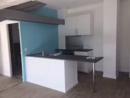 f2 meublé de 45 m² (35 m² loi carrez) bien situé dans st etienne