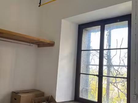 location cave 8m2 avec 4m de hauteur sous plafond