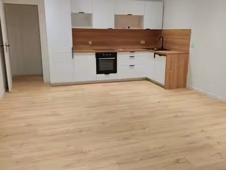 maison plein pied avec jardin - refait a neuf