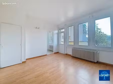 studio 1 pièce 28 m²