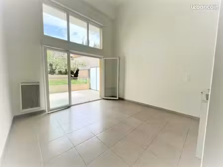 studio 1 pièce 26 m²