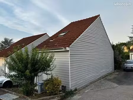 maison montmorot