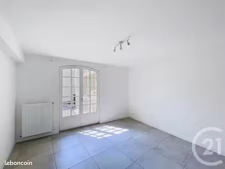 appartement 3 pièces 55 m²