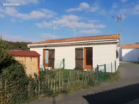 petite maison individuelle à la jarne