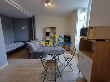 location appartement 1 pièce 22 m² à lussac-les-châteaux (86320)