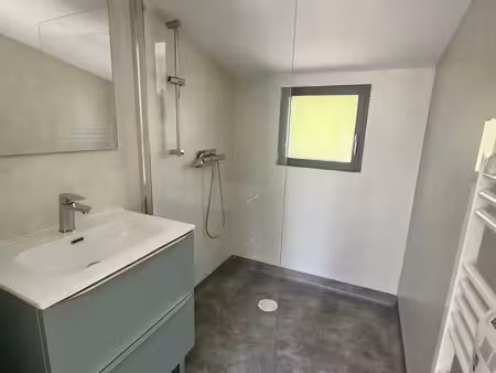 t4 dans petite residence neuve avec terrasse et garage