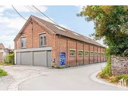 batiment polyvalent de +- 680 m2 en bord d'escaut.