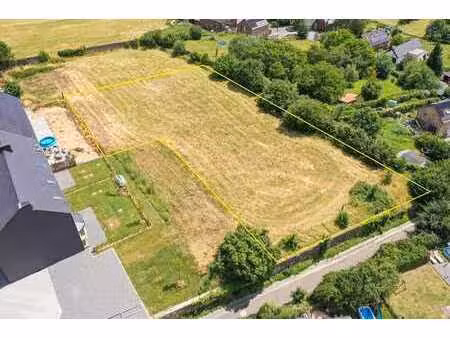 superbe terrain à bâtir à fallais (possibilité 2 logements)