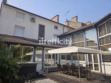 maison 10 pièces - 370 m²