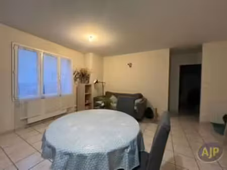 location appartement 3 pièces à cholet (49300) : à louer 3 pièces / 60m² cholet