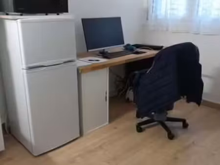 location appartement t1 meublé à bougival (78380) : à louer t1 meublé / 11m² bougival