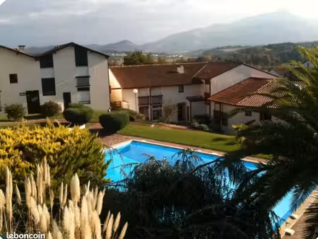 duplex vue sur la rhune