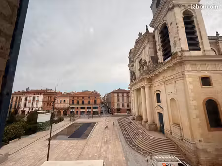 t2 non meublé – 60m2 – hyper centre/ vue exceptionnelle cathédrale
