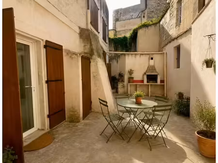appartement t3 en rdc + extérieur  arles centre-ville