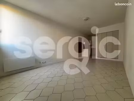studio 1 pièce 25 m²