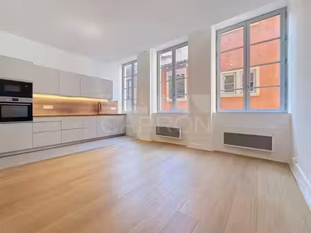 lyon 5 metro st jean t3 57m² 315000€
