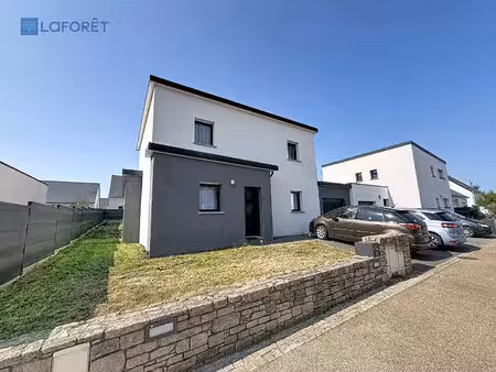 moreac  maison 7 pièces 110 m2