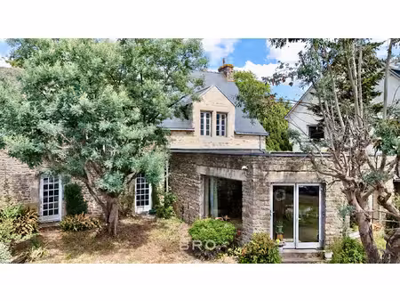 propriété 236 m2 vannes -secteur gare- 4 chambres- garage -