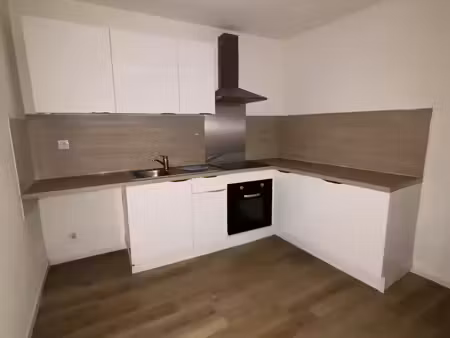 location appartement 3 pièces 77 m² à castelnaudary (11400)