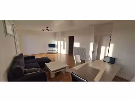 location meublée appartement 3 pièces 72.32 m² à guingamp (22200)  740 €