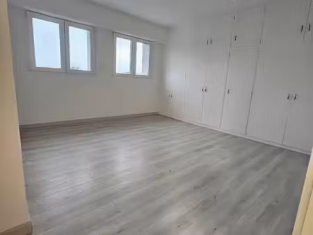 location appartement 2 pièces 43 m² à metz (57000)  700 €