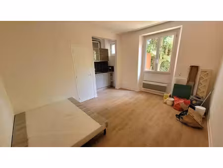 location appartement 1 pièce 19 m² à palaiseau (91120)  780 €