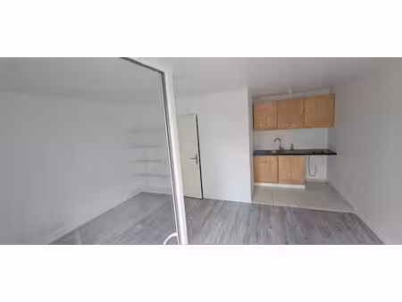 location appartement 1 pièce 25 m² à villemomble (93250)  700 €
