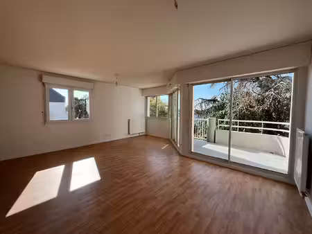angers - t5 en duplex avec terrasse et parking