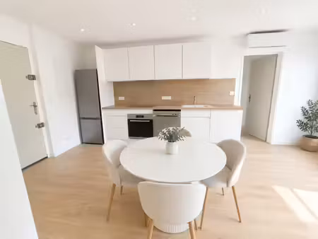 bandol t2 meublé de 44 m2 climatisé grand balcon rés