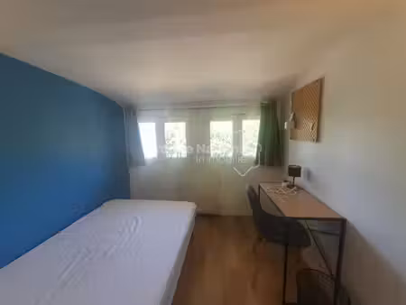 chambre meublée dans coliving à buc - chambre 11m² avec salle d'eau et wc
