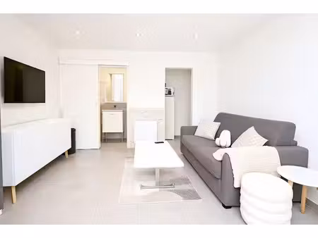 location meublée appartement 1 pièce 23 m² à pantin (93500)  800 €