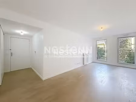 studio rez de jardin de 36m² - saint cyr l'école